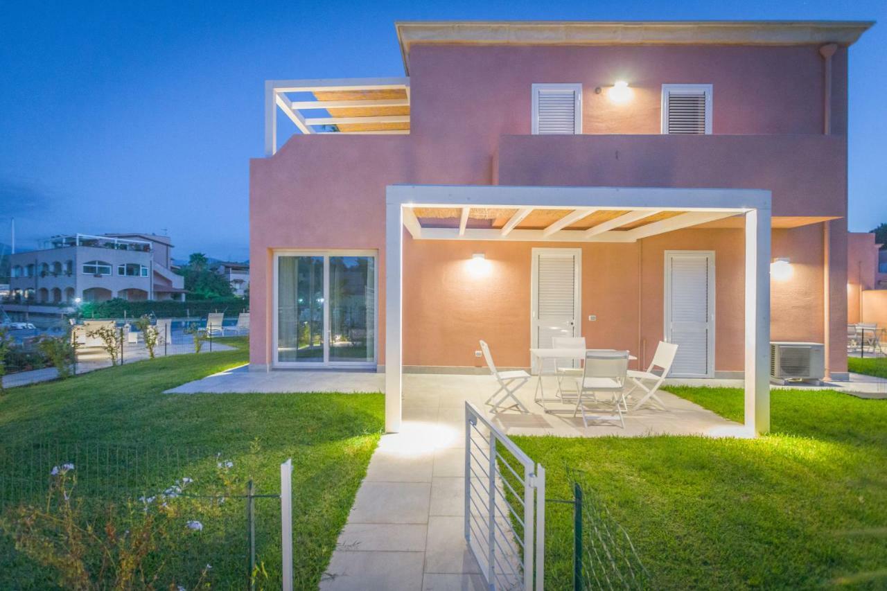 Residence Delfino, Portorosa Furnari Εξωτερικό φωτογραφία
